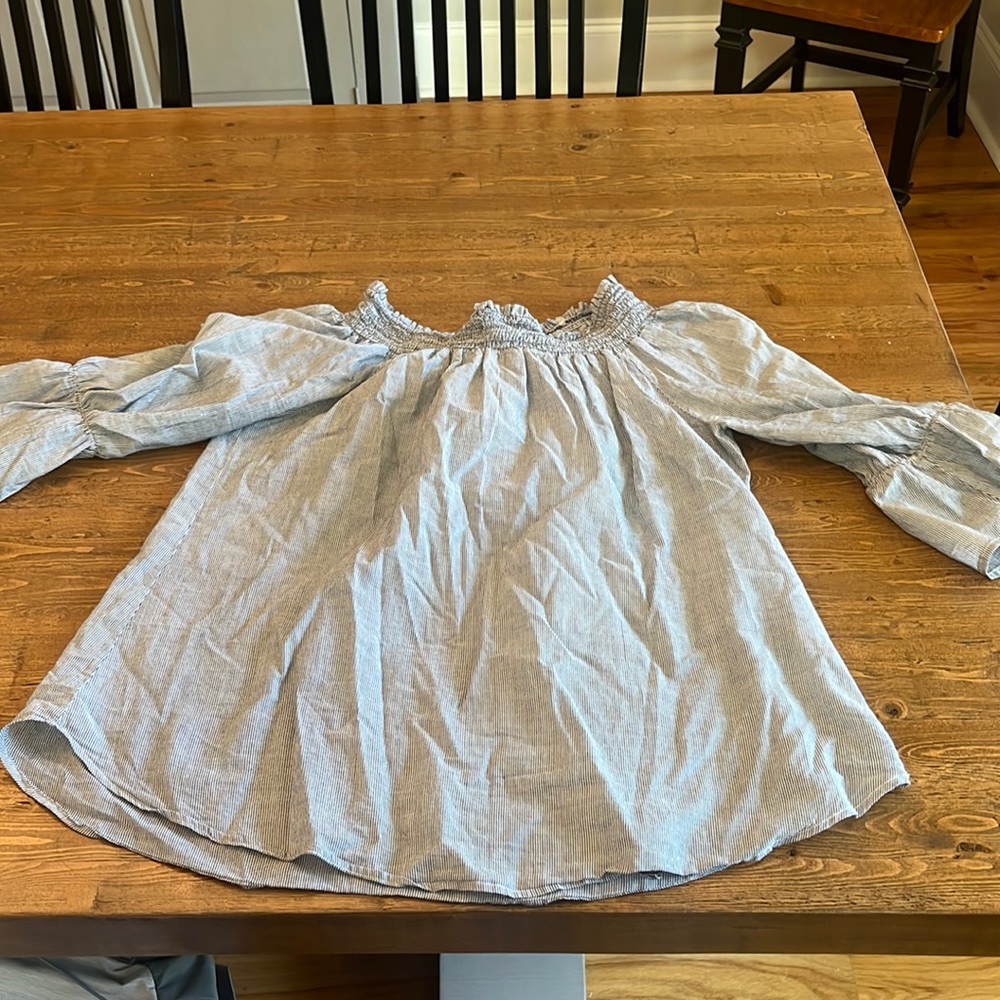 cute mid-sleeve top!
